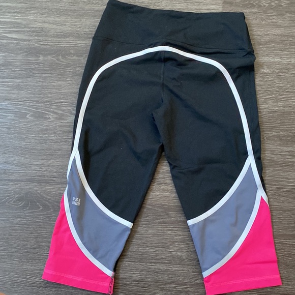Victoria secret Cropped Leggings - Picture 2 of 3